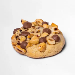 Cookie de avellana, chocolate con leche y caramelo salado